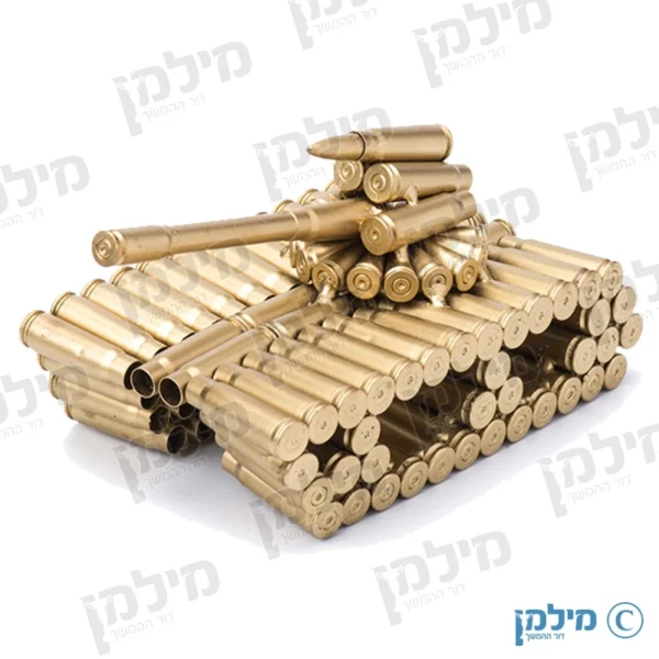 פסלון טנק מתרמילים